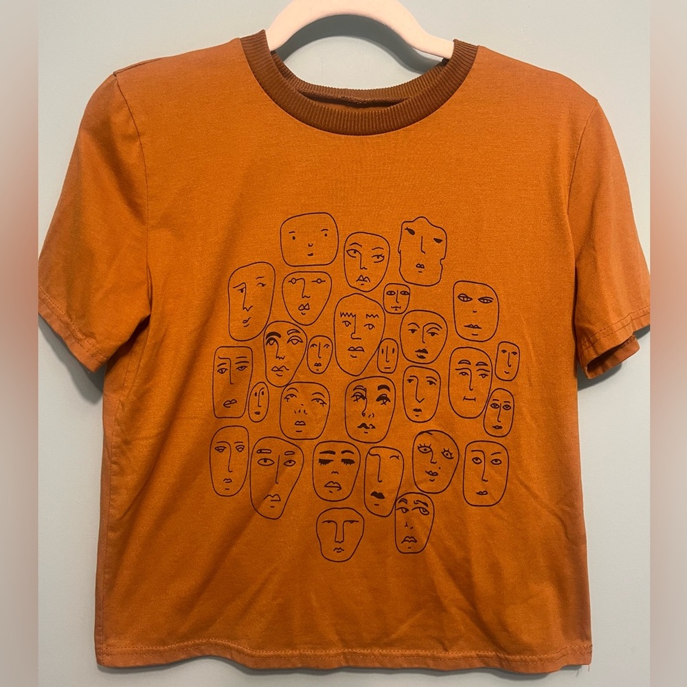 Funky Faces Retro Style Tee. No Tag- approx size medium